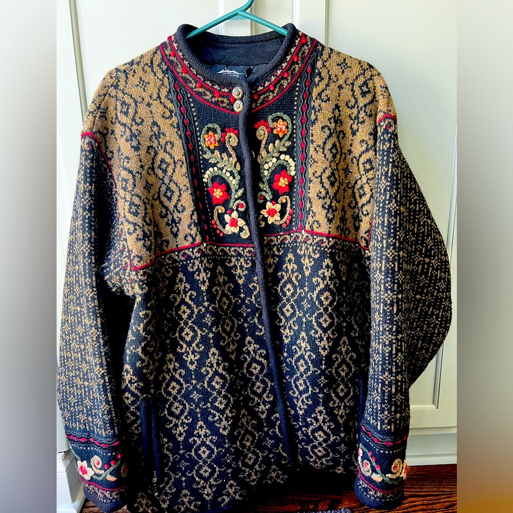 Icelandic 100%wool jacket. Absolutely stunning and amazing quality!